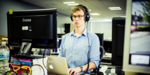 Cómo contratar a un programador informático freelance online